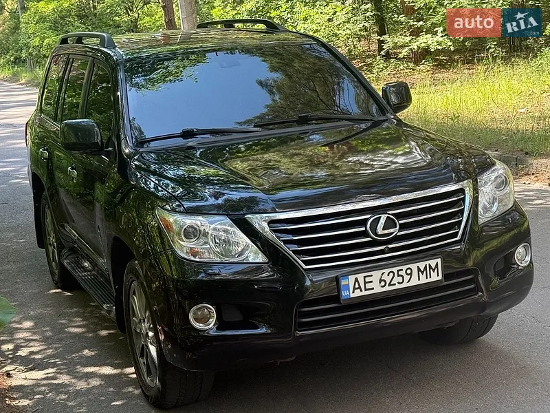 Lexus LX 2010