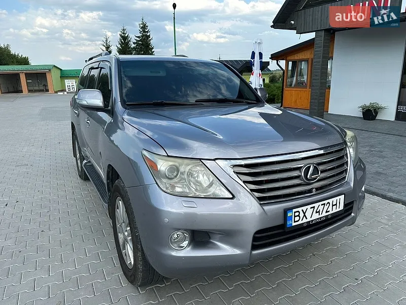Lexus LX