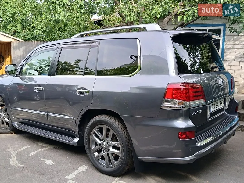 Lexus LX 2013