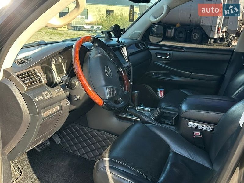 Внедорожник / Кроссовер Lexus LX 2011 в Мостиске