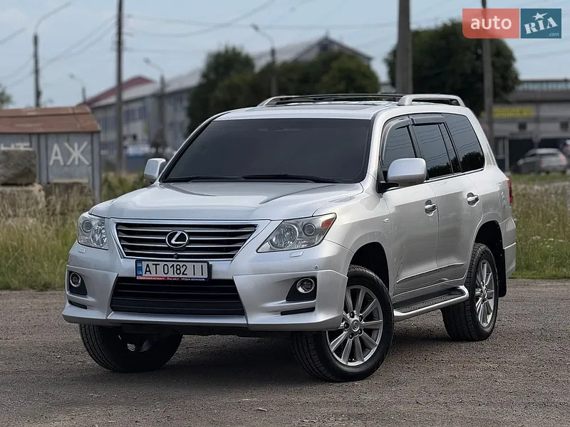 Lexus LX