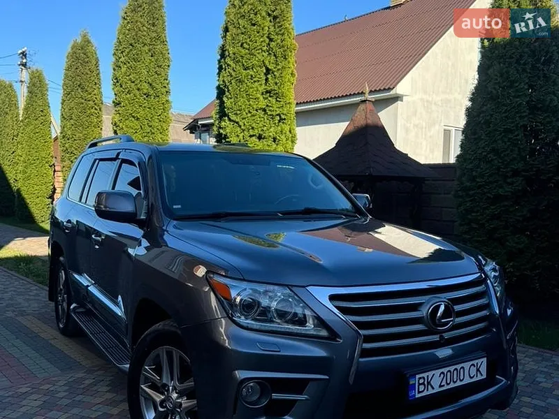 Lexus LX
