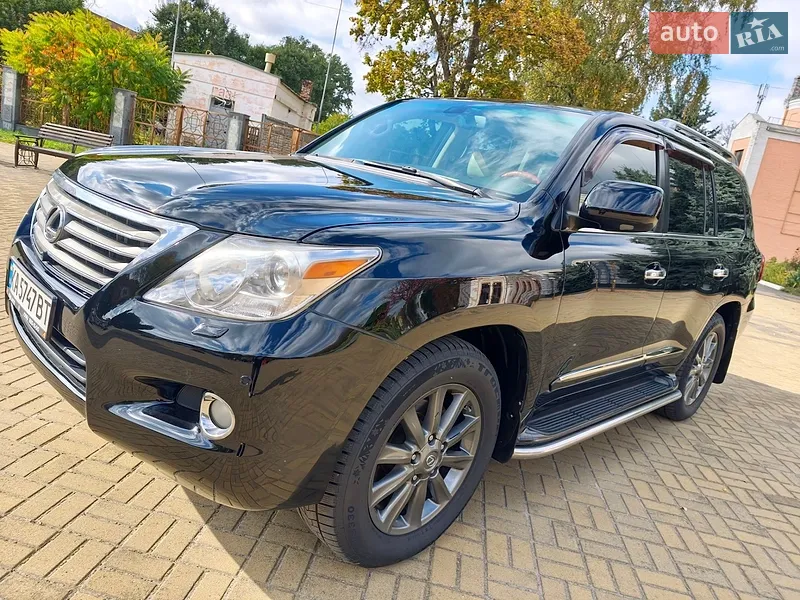 Lexus LX