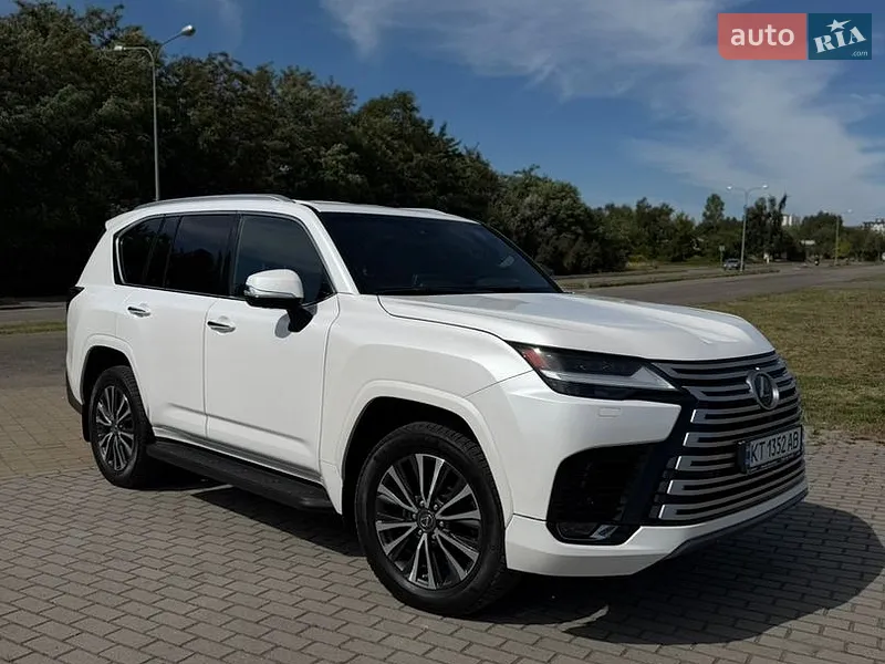 Lexus LX 2022