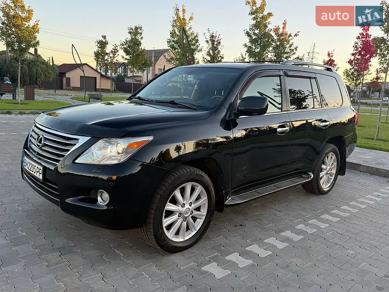 Lexus LX 2010