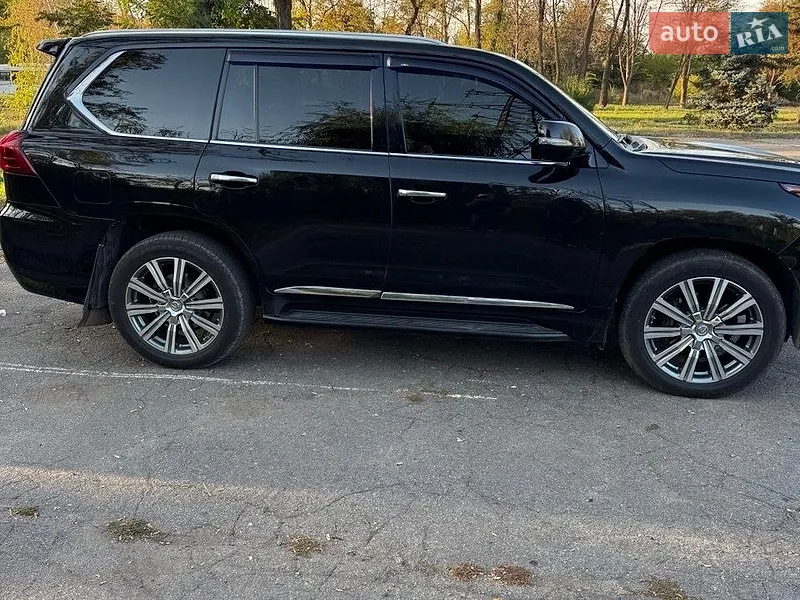 Lexus LX 2017