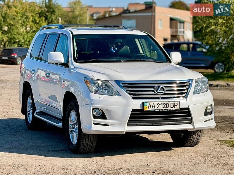 Lexus LX 2011