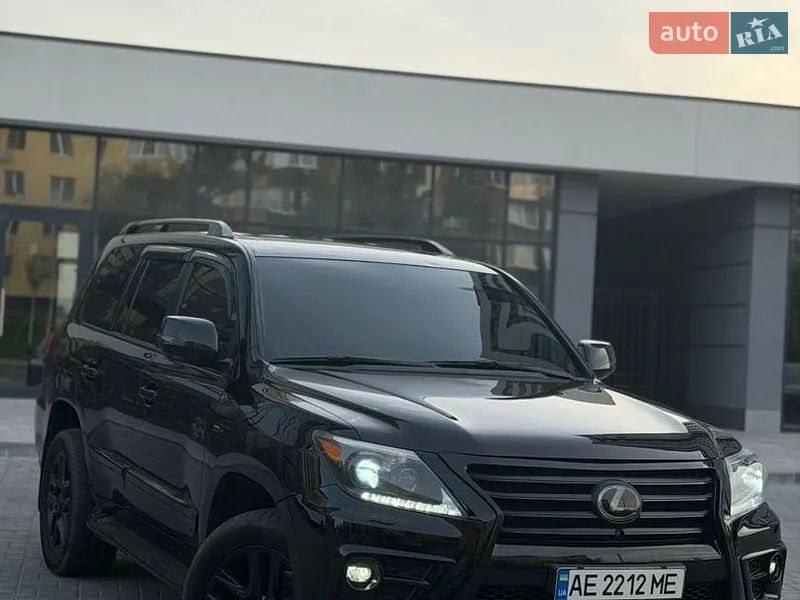 Lexus LX