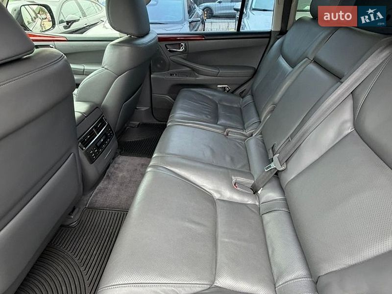 Внедорожник / Кроссовер Lexus LX 2008 в Ивано-Франковске