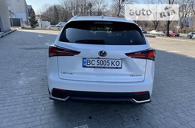 Позашляховик / Кросовер Lexus NX 200 2017 в Львові