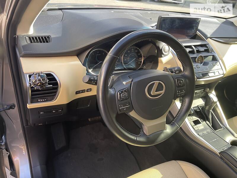 Внедорожник / Кроссовер Lexus NX 2017 в Киеве