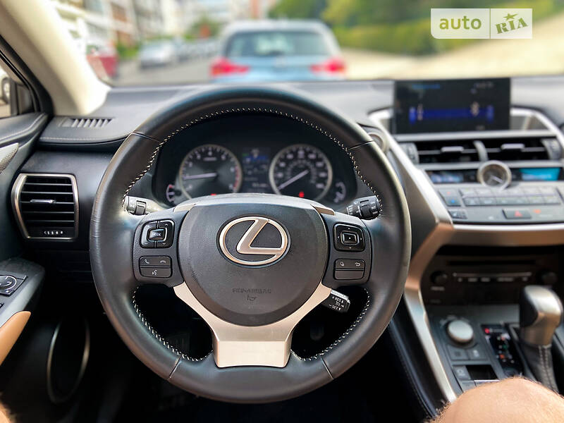 Внедорожник / Кроссовер Lexus NX 2014 в Тернополе