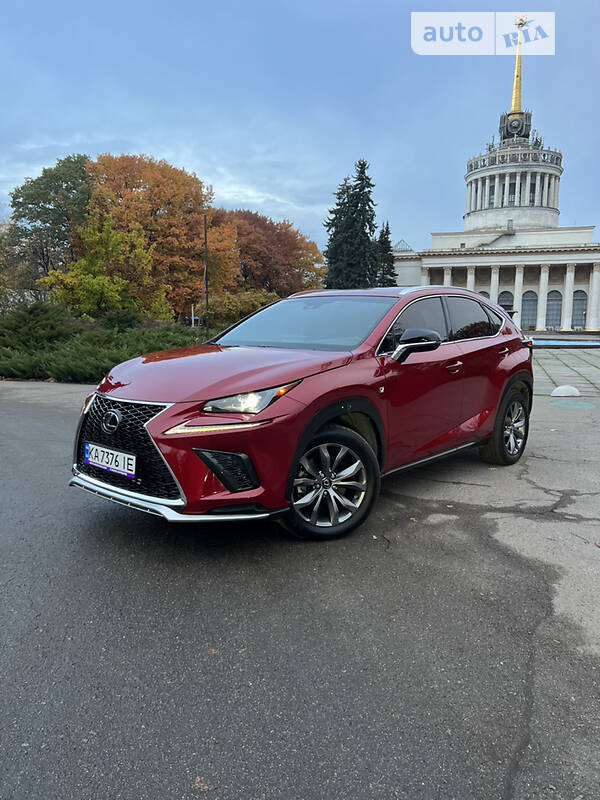 Позашляховик / Кросовер Lexus NX 2017 в Києві