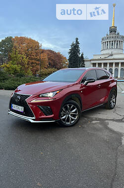 Позашляховик / Кросовер Lexus NX 2017 в Києві