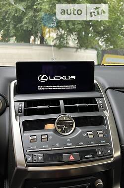 Позашляховик / Кросовер Lexus NX 2019 в 