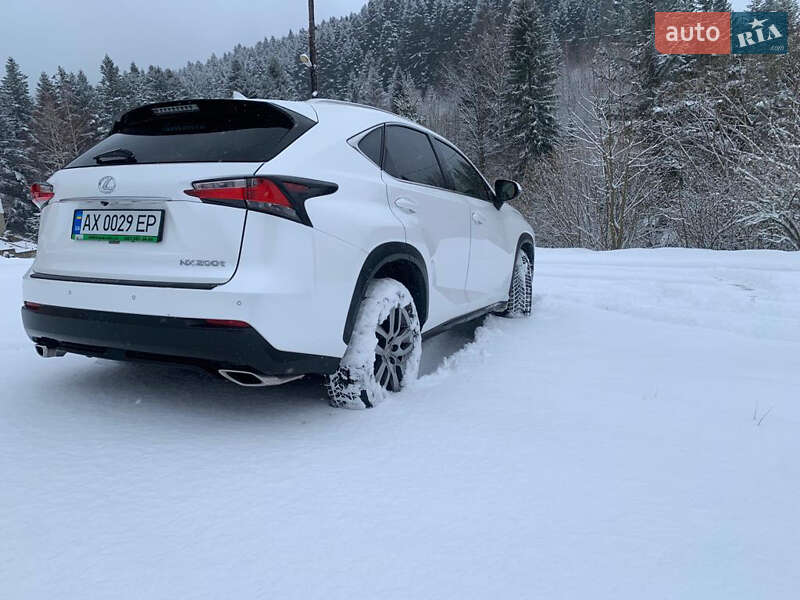 Позашляховик / Кросовер Lexus NX 2016 в Львові