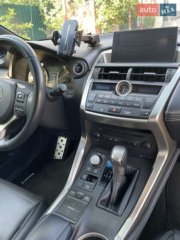 Позашляховик / Кросовер Lexus NX 2014 в Южному