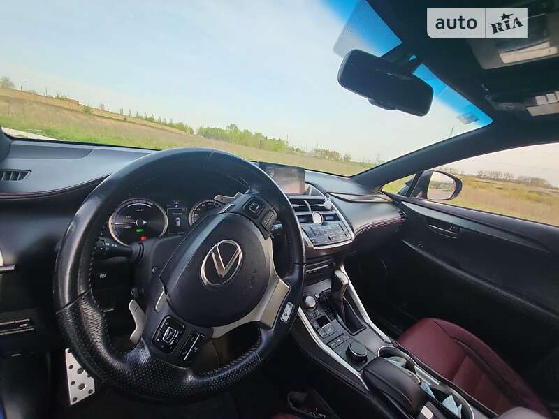 Позашляховик / Кросовер Lexus NX 2016 в Рівному