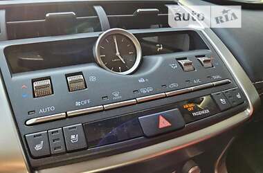 Внедорожник / Кроссовер Lexus NX 2020 в 