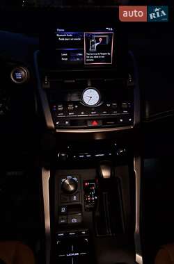 Внедорожник / Кроссовер Lexus NX 2019 в 