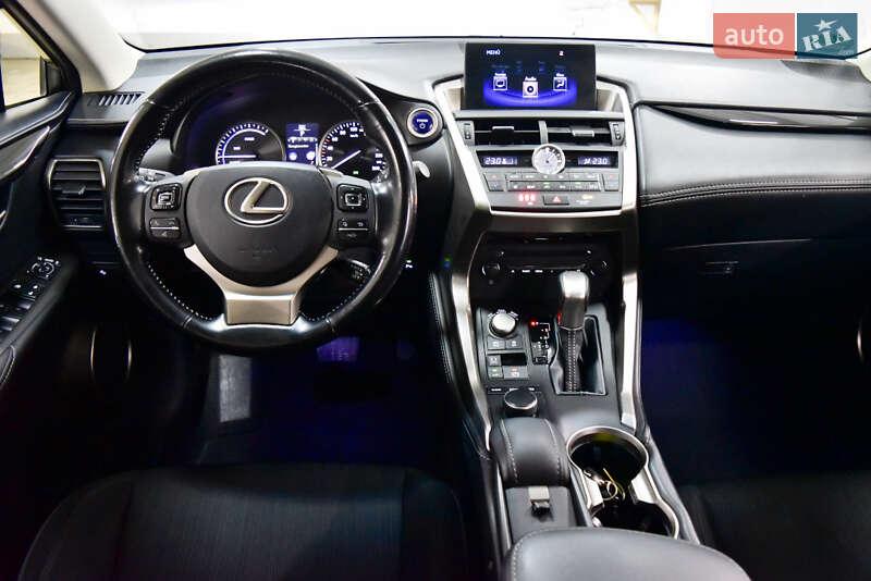 Внедорожник / Кроссовер Lexus NX 2016 в Луцке
