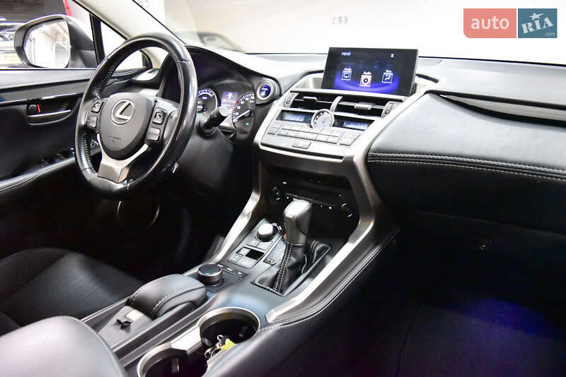 Внедорожник / Кроссовер Lexus NX 2016 в Луцке