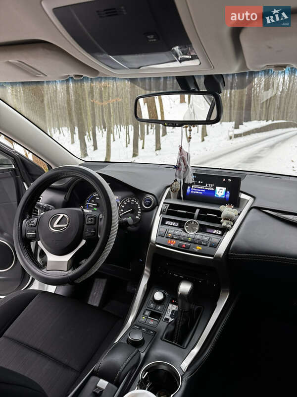 Внедорожник / Кроссовер Lexus NX 2016 в Луцке