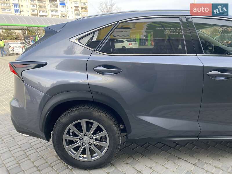 Позашляховик / Кросовер Lexus NX 2017 в Кропивницькому