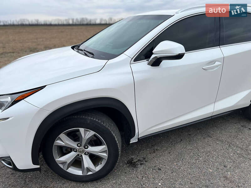 Позашляховик / Кросовер Lexus NX 2016 в Полтаві