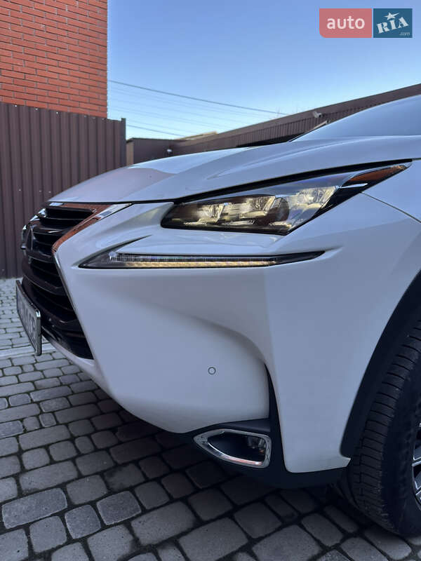Позашляховик / Кросовер Lexus NX 2016 в Шепетівці