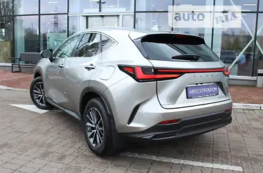 Lexus NX 2022