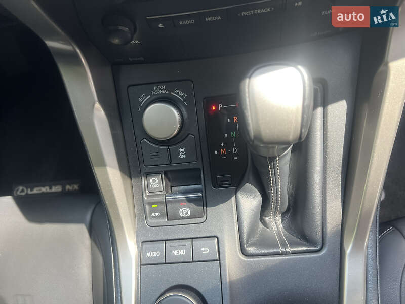 Позашляховик / Кросовер Lexus NX 2015 в Києві