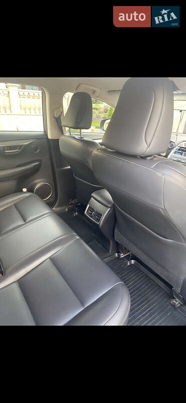 Внедорожник / Кроссовер Lexus NX 2015 в Сокале