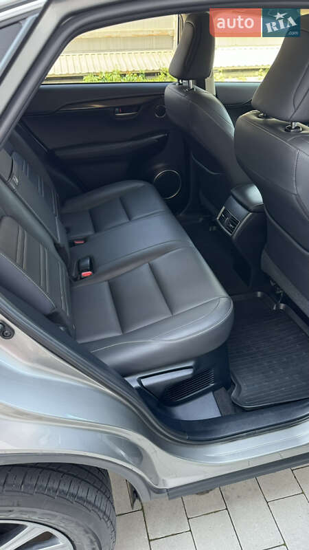 Внедорожник / Кроссовер Lexus NX 2017 в Ивано-Франковске