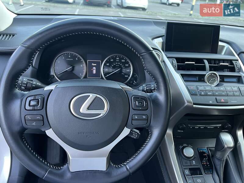 Внедорожник / Кроссовер Lexus NX 2015 в Киеве