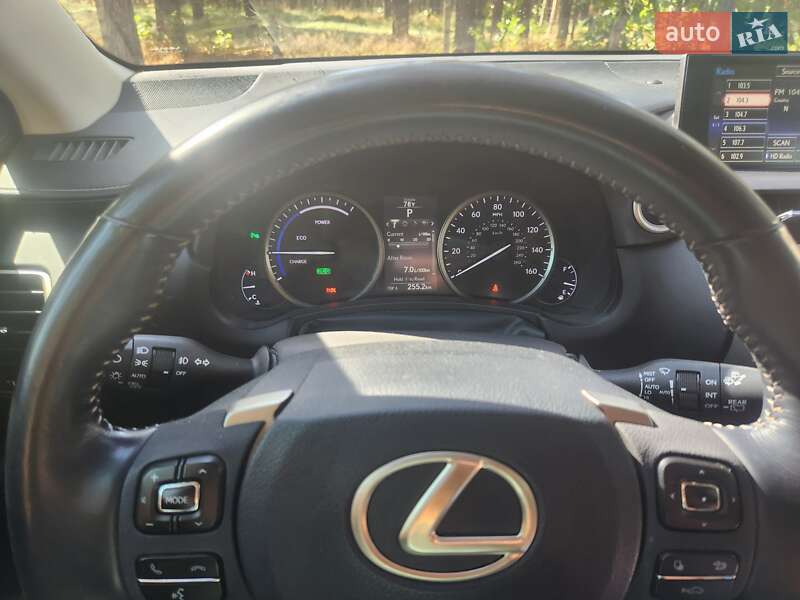 Позашляховик / Кросовер Lexus NX 2015 в Чернігові