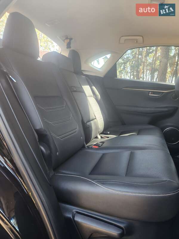 Позашляховик / Кросовер Lexus NX 2015 в Чернігові