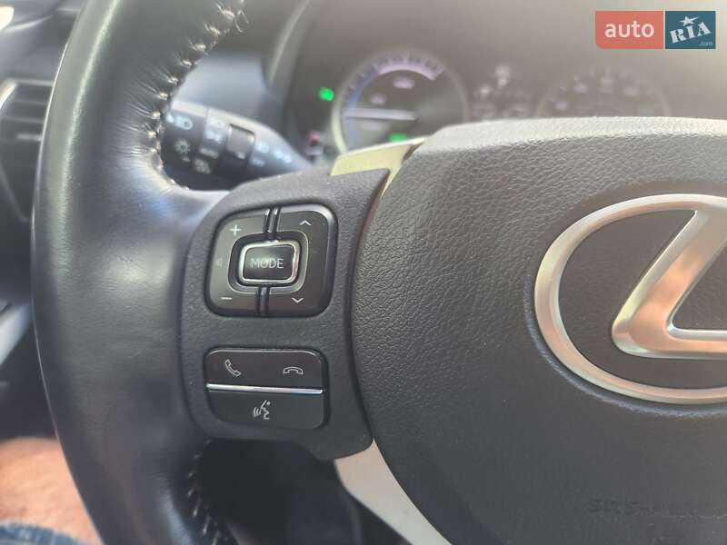 Позашляховик / Кросовер Lexus NX 2015 в Чернігові