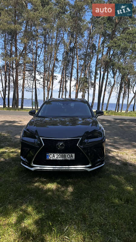 Lexus NX 2021