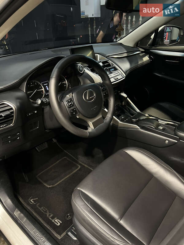 Внедорожник / Кроссовер Lexus NX 2016 в Киеве