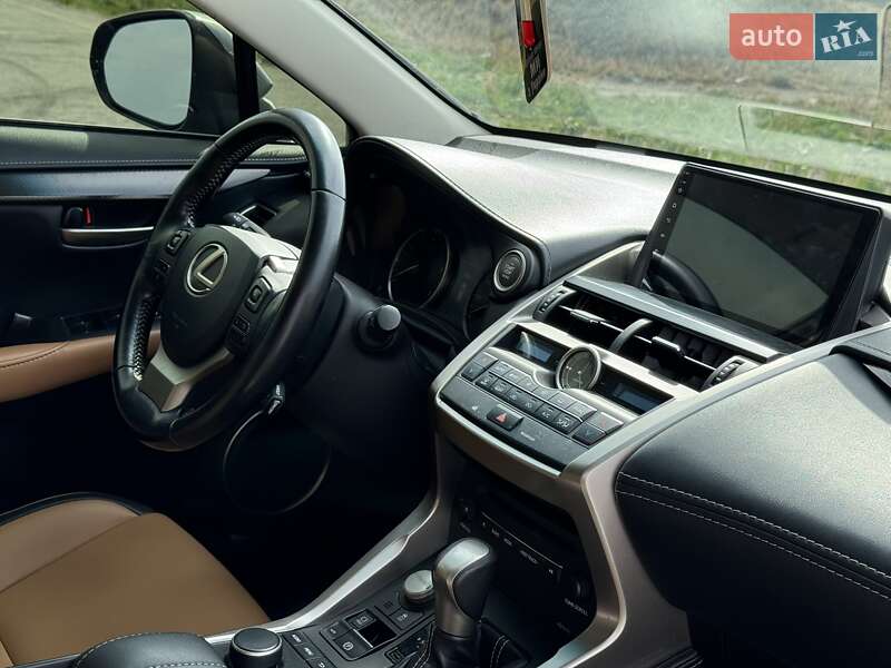 Внедорожник / Кроссовер Lexus NX 2016 в Днепре