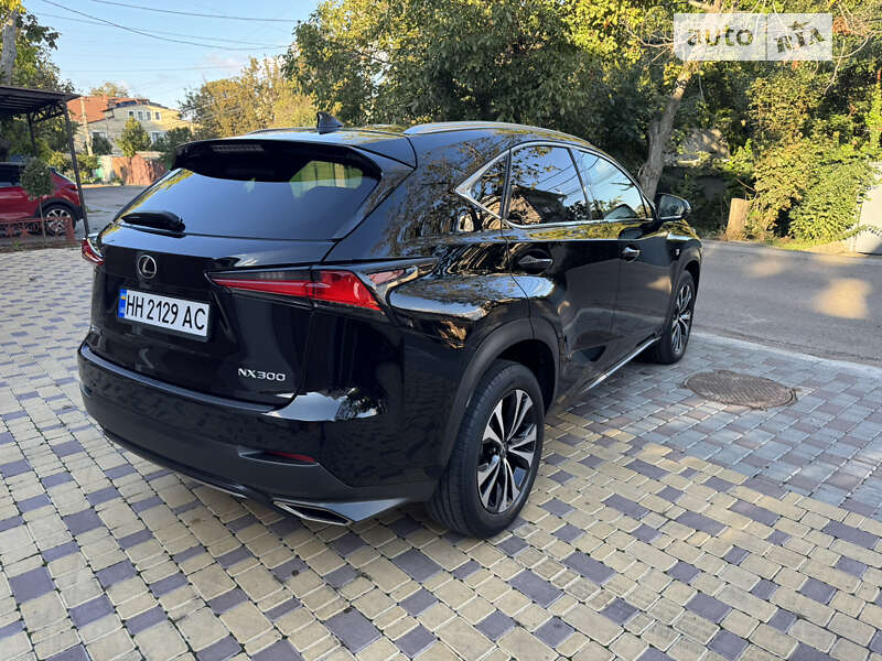 Внедорожник / Кроссовер Lexus NX 2017 в Одессе