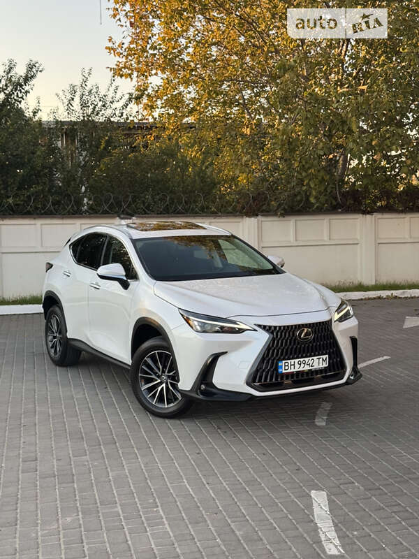 Lexus NX 2022