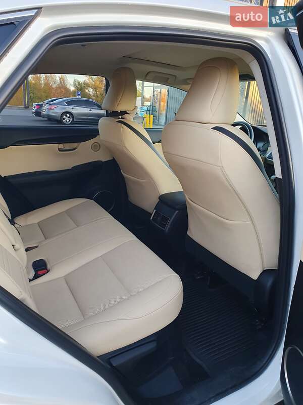 Позашляховик / Кросовер Lexus NX 2016 в Вишгороді