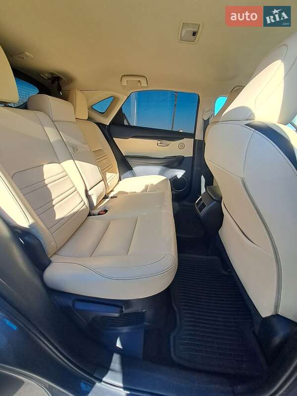 Внедорожник / Кроссовер Lexus NX 2014 в Ивано-Франковске