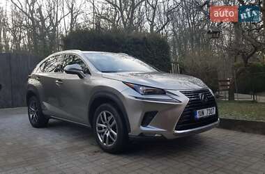 Позашляховик / Кросовер Lexus NX 2020 в Сваляві