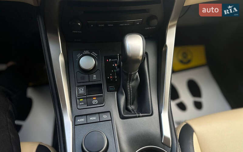 Позашляховик / Кросовер Lexus NX 2016 в Івано-Франківську