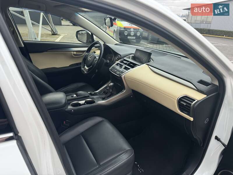 Внедорожник / Кроссовер Lexus NX 2016 в Черновцах