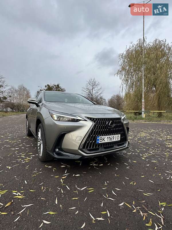 Внедорожник / Кроссовер Lexus NX 2022 в Ровно