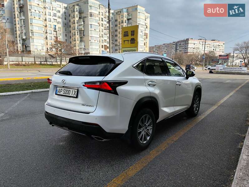 Внедорожник / Кроссовер Lexus NX 2016 в Запорожье